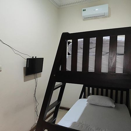 Tirto 27 Homestay ジョグジャカルタ エクステリア 写真