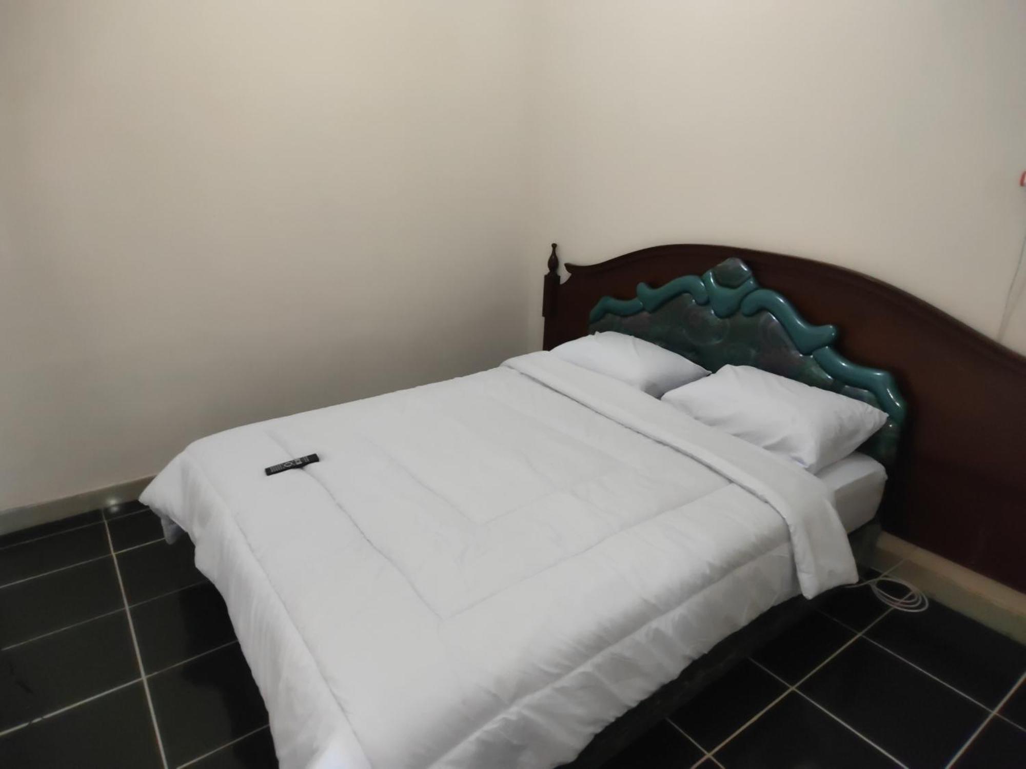Tirto 27 Homestay ジョグジャカルタ エクステリア 写真