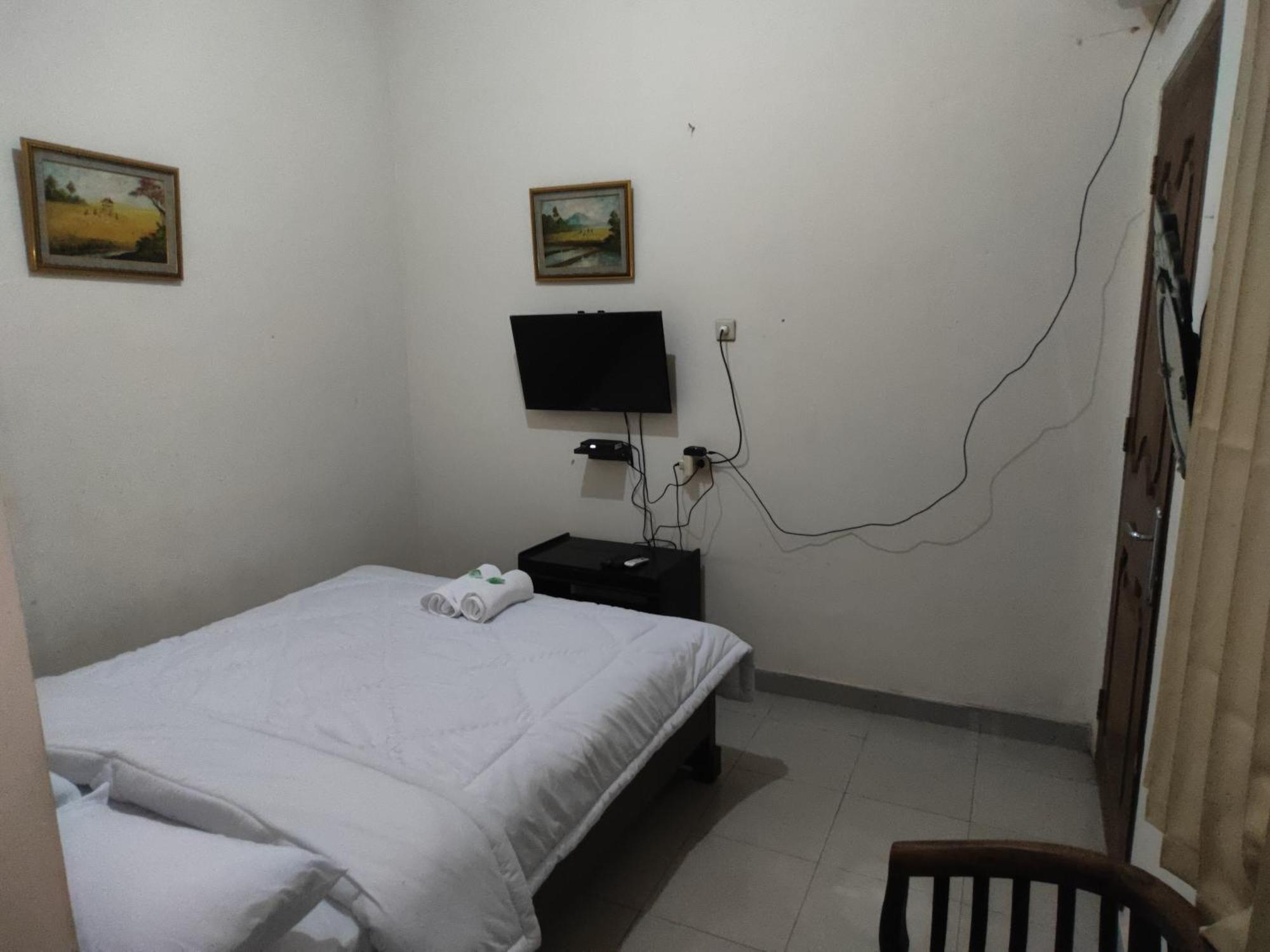 Tirto 27 Homestay ジョグジャカルタ エクステリア 写真