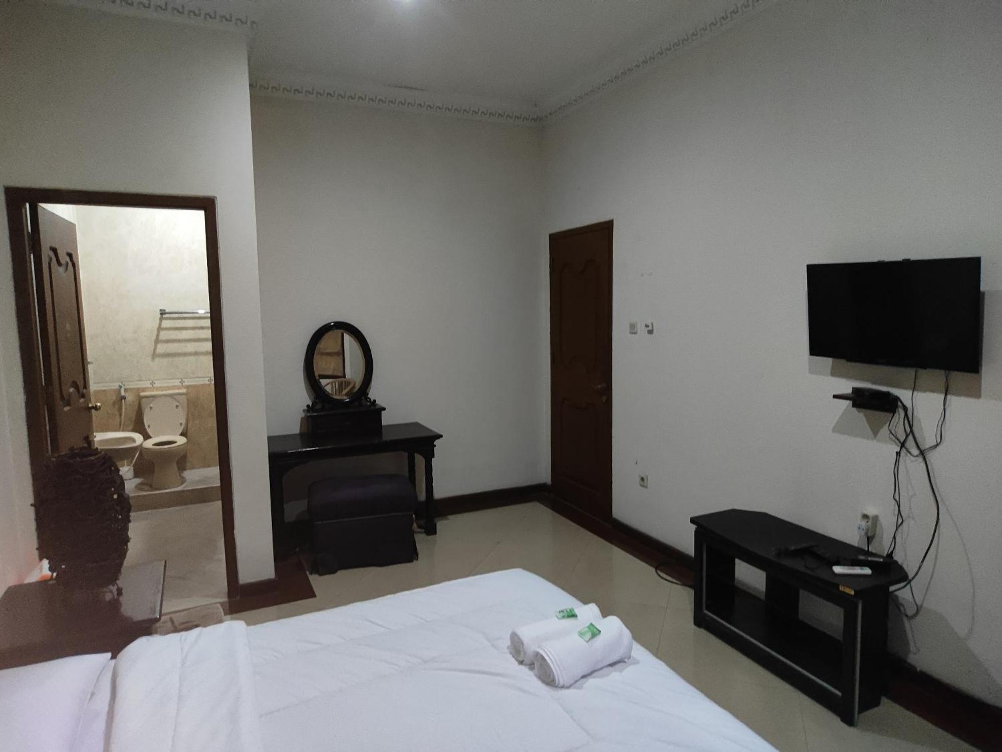 Tirto 27 Homestay ジョグジャカルタ エクステリア 写真