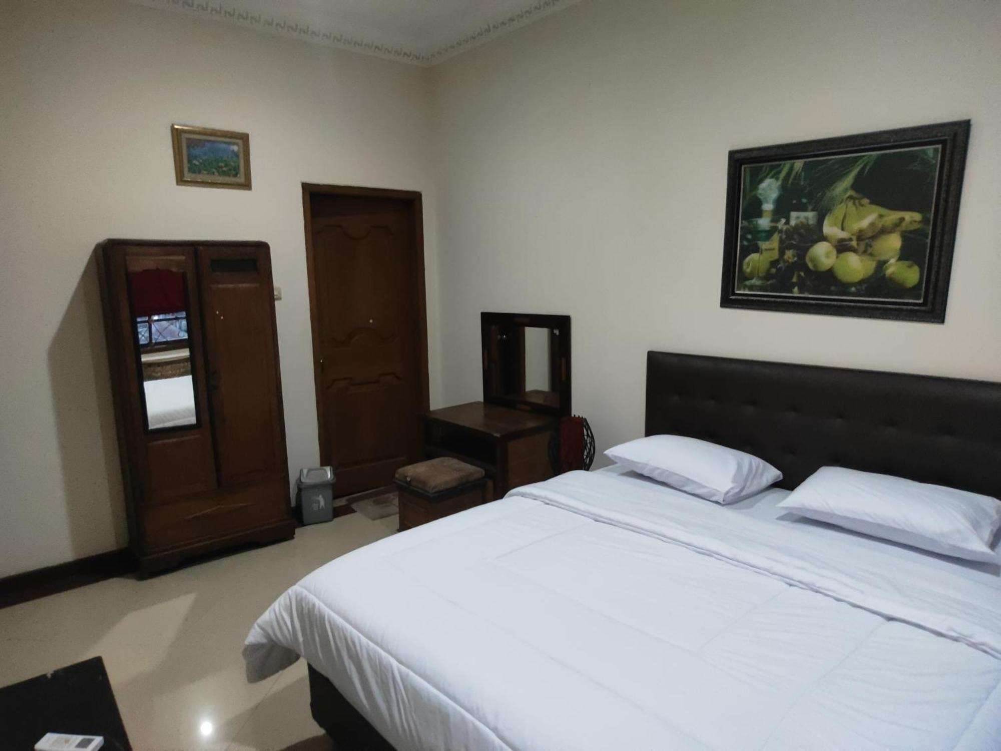 Tirto 27 Homestay ジョグジャカルタ エクステリア 写真
