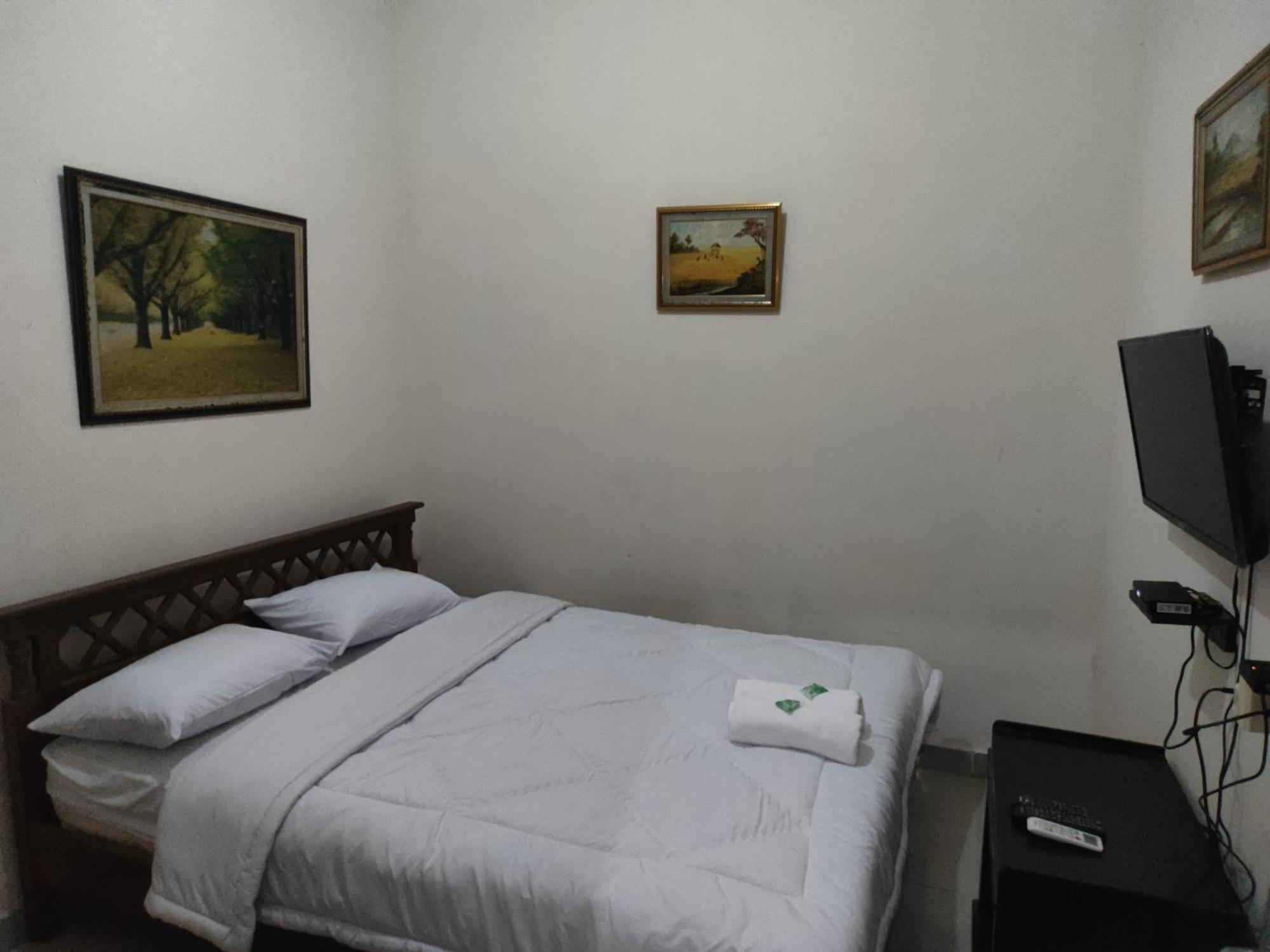 Tirto 27 Homestay ジョグジャカルタ エクステリア 写真
