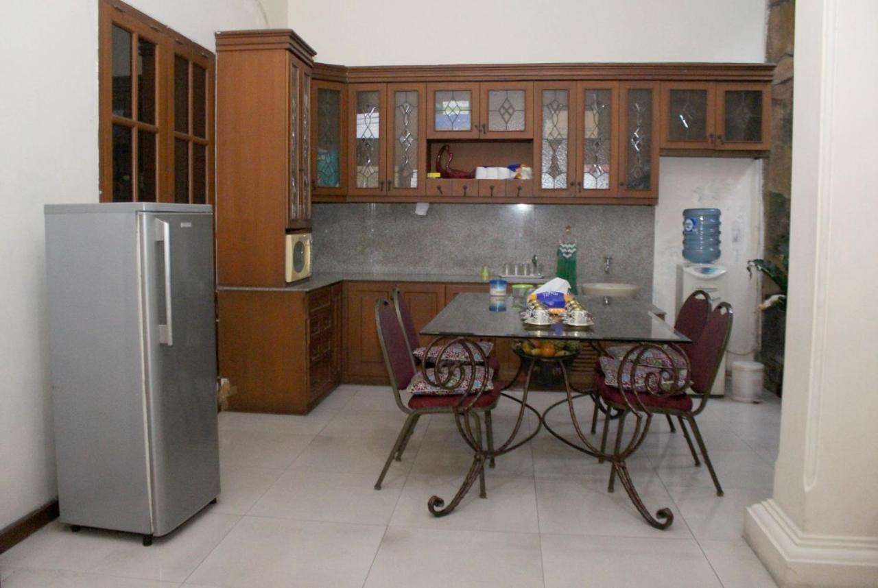 Tirto 27 Homestay ジョグジャカルタ エクステリア 写真